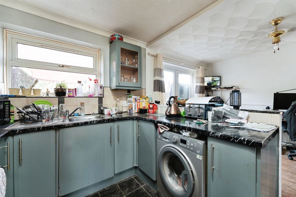 Property photo 3 of 15