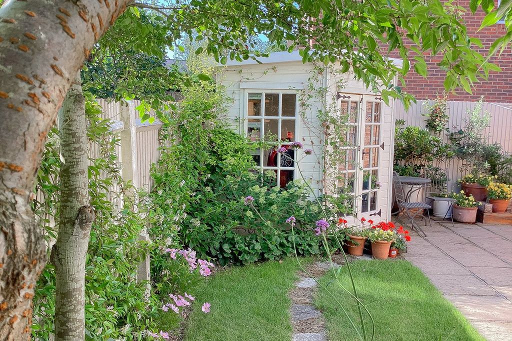 Property photo 2 of 26