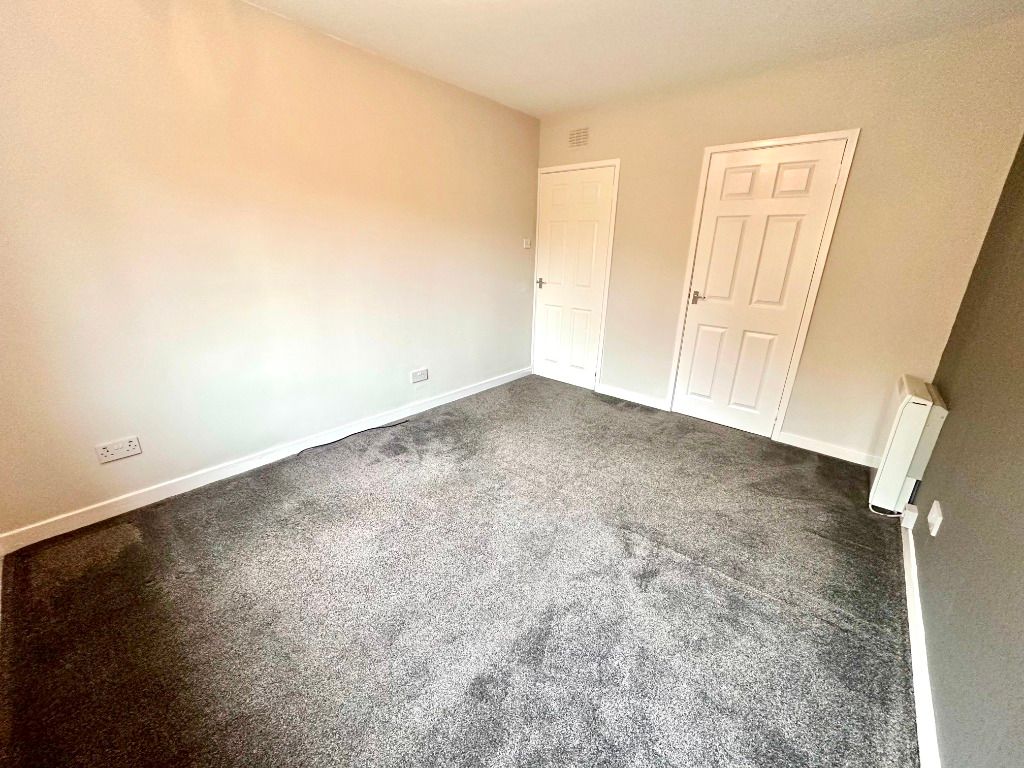 Additional image 12 of 3 bed flat to rentBankholm Place, Busby, Glasgow G76