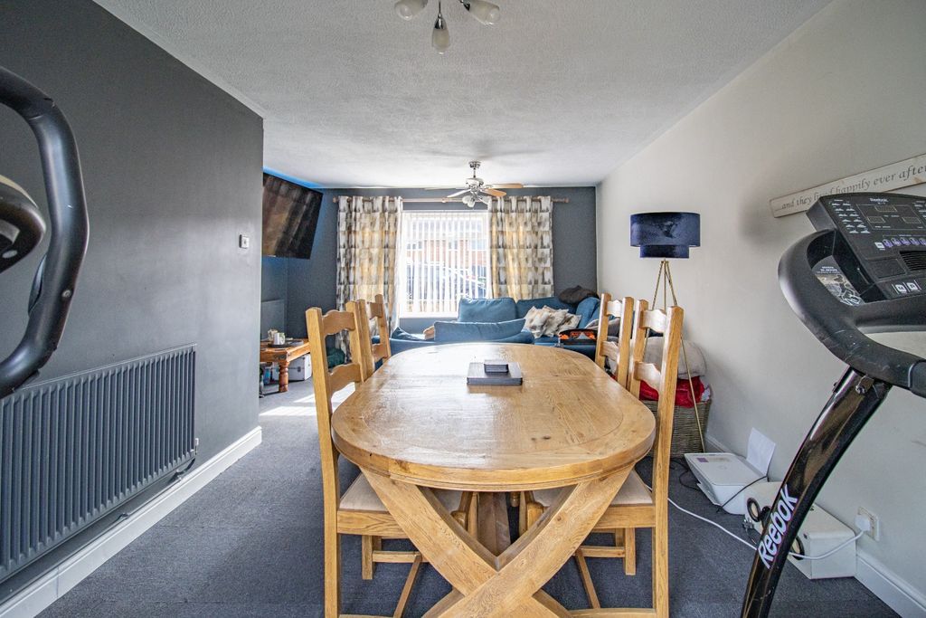 Property photo 3 of 15 5057594