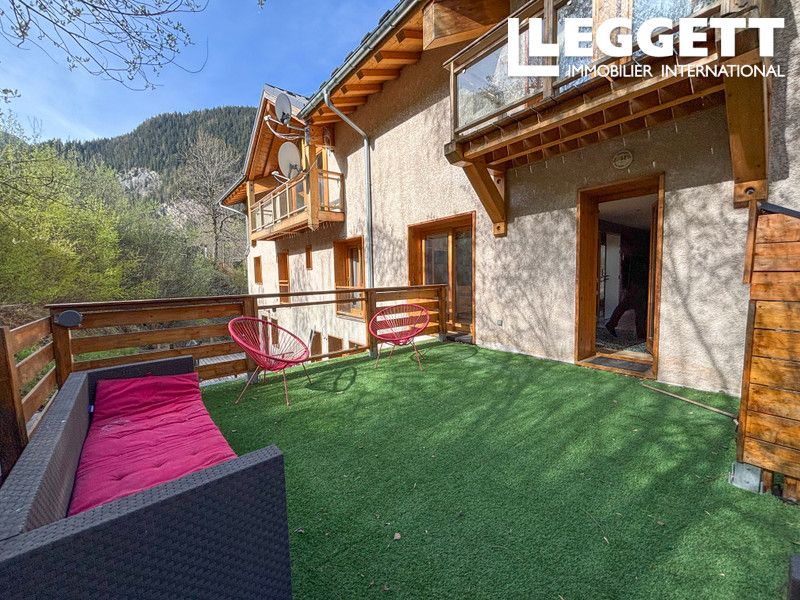 Property photo 1 of 10