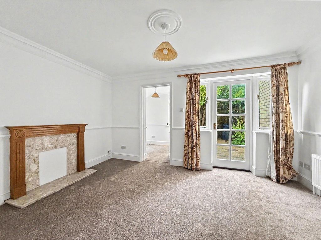 Property photo 2 of 12 Picture No. 11