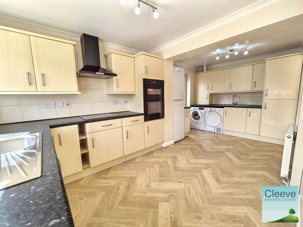 Property photo 2 of 15 1000100439