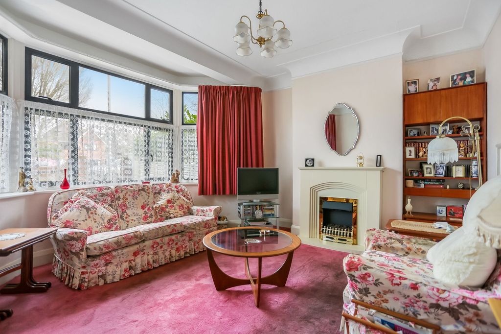 Property photo 2 of 23