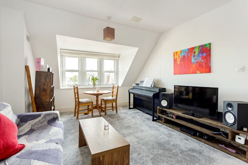 Property photo 1 of 15 Kitchener House (9)