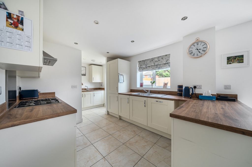 Property photo 3 of 23 1330948-7-688cd58Dd242B