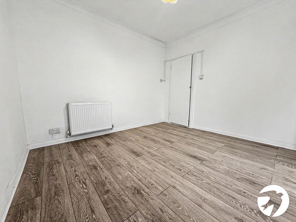 Property photo 3 of 13 Picture No. 10