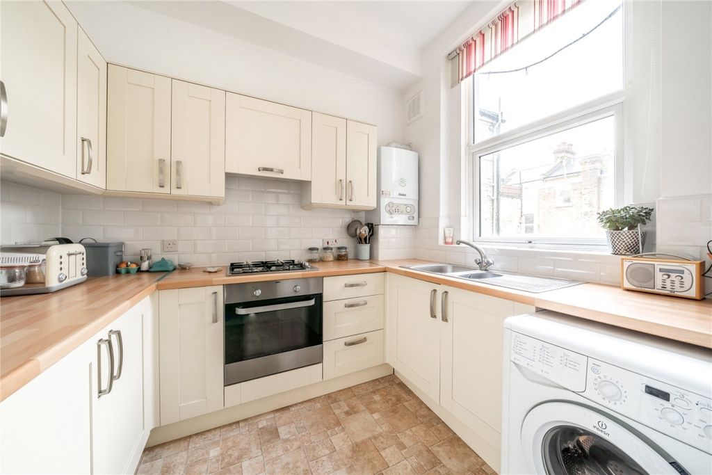 Property photo 3 of 8