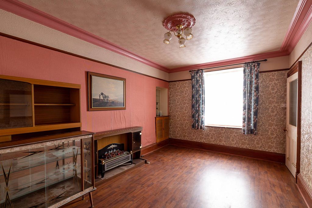 Property photo 3 of 25