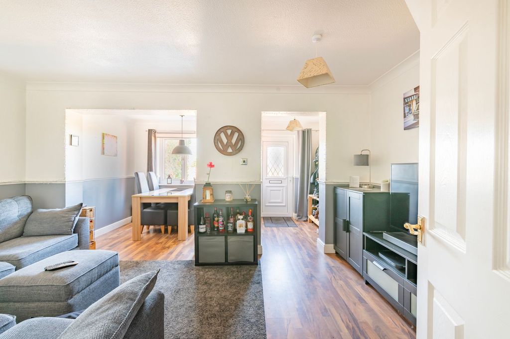 Property photo 2 of 19