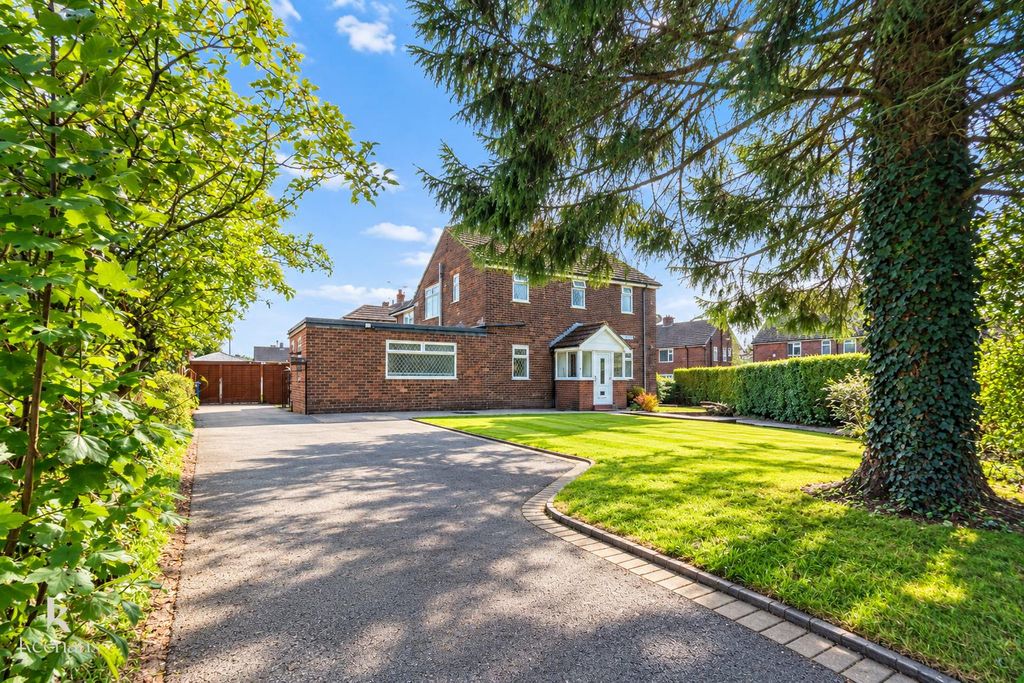 Property photo 1 of 31