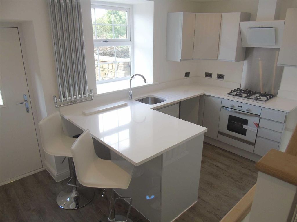 Property photo 3 of 12 Kitchen Diner