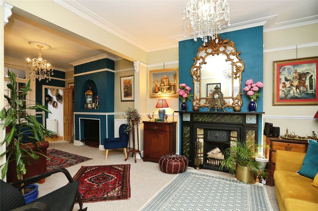 Property photo 2 of 18 Picture No. 19