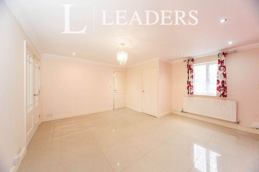 Property photo 2 of 10 2