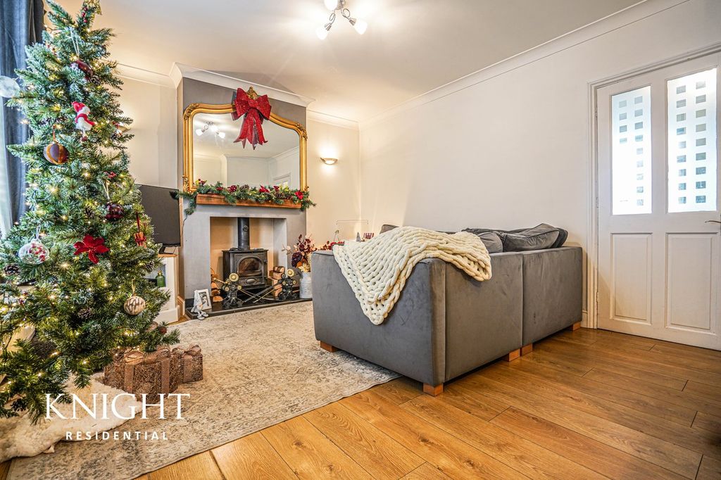 Property photo 2 of 20