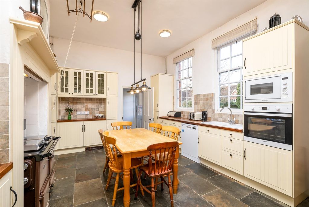 Property photo 3 of 28 250315 - 4 The Crescent, Bedford - 24.Jpg