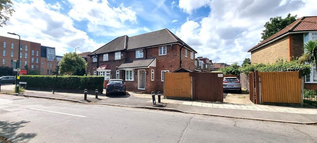 Property photo 2 of 20