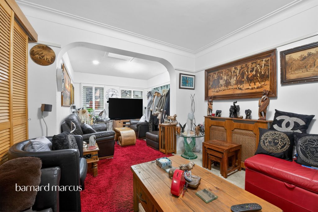 Property photo 2 of 11