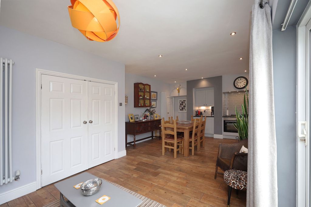 Property photo 3 of 65