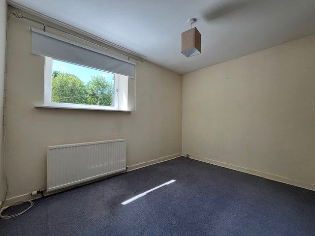 Property photo 2 of 5 Bedroom