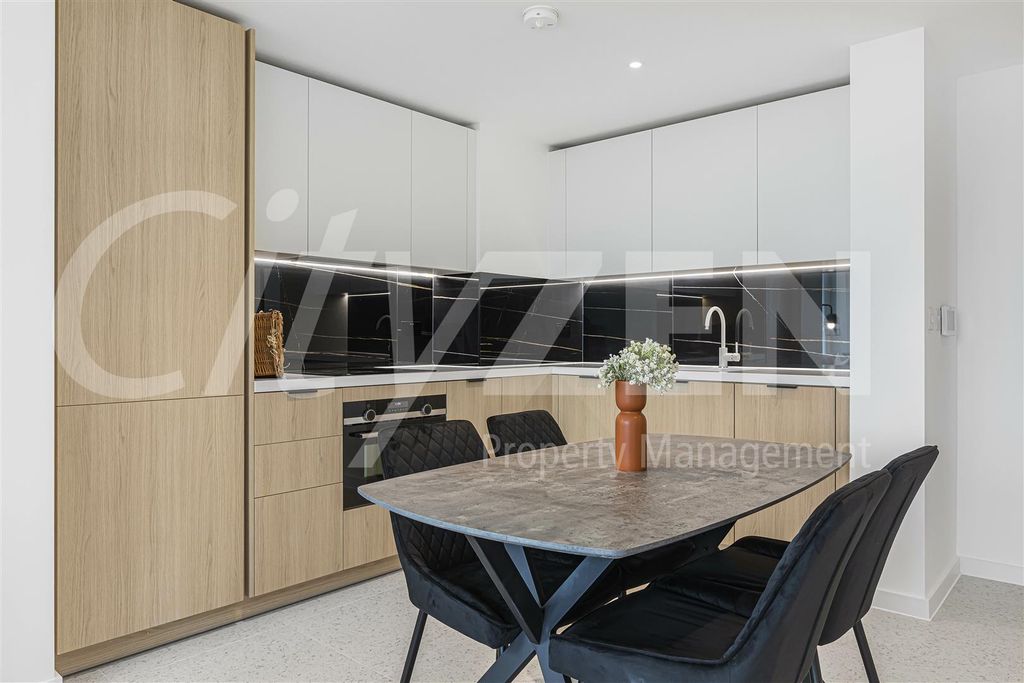 Property photo 2 of 30 Kitchen