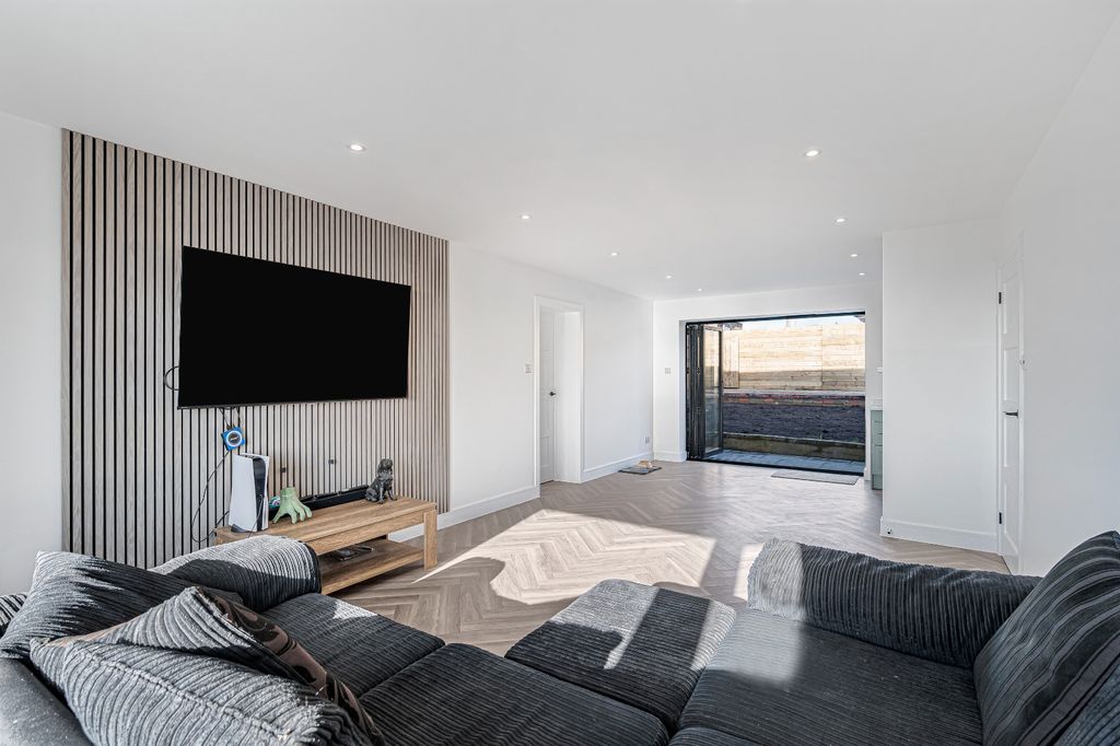 Additional image 23 of 4 bed detached house for saleSouth Coast Road, Telscombe Cliffs, Peacehaven, East Sussex BN10