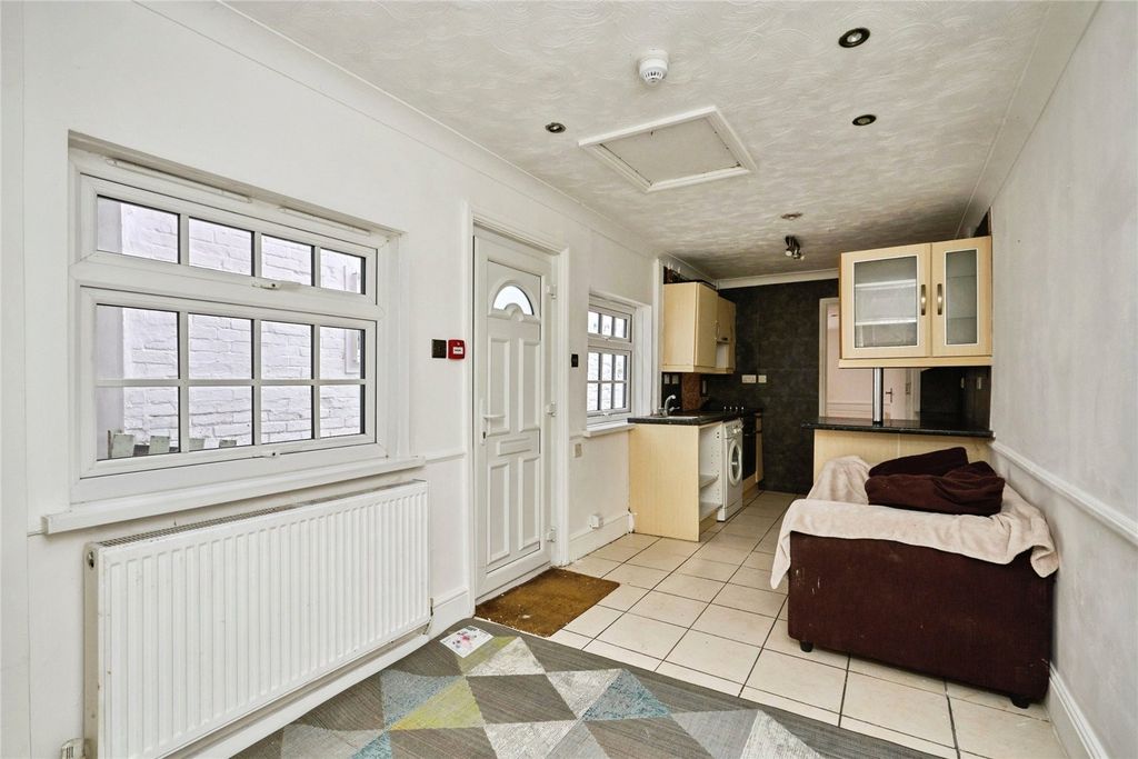 Property photo 2 of 11 Picture No. 39