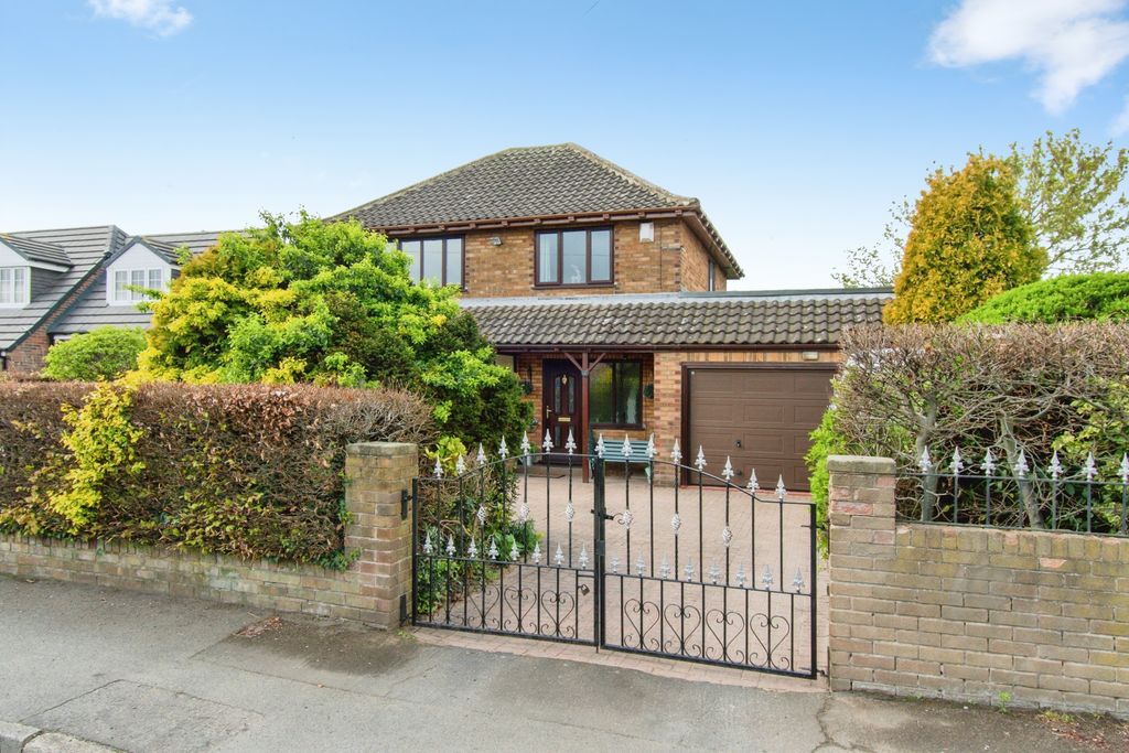 Property photo 2 of 21