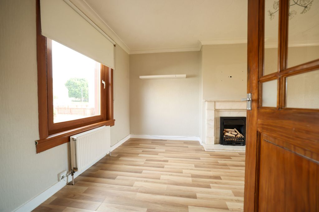 Property photo 2 of 26