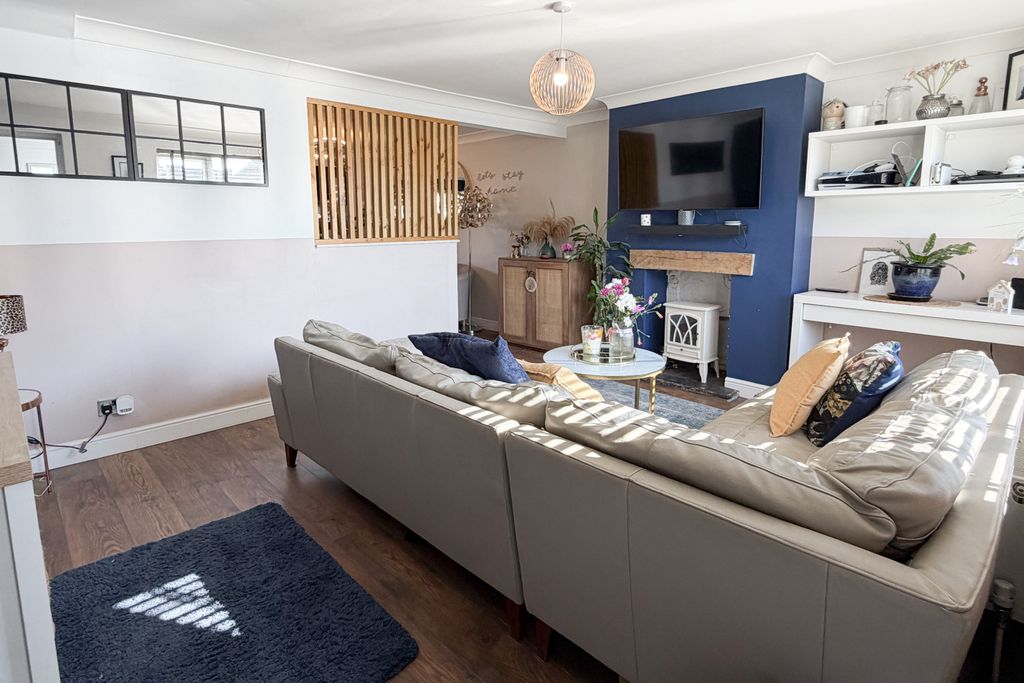 Property photo 3 of 16 3