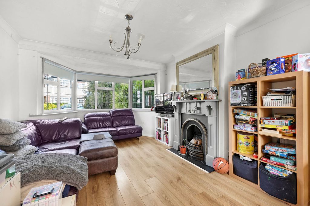 Property photo 3 of 19