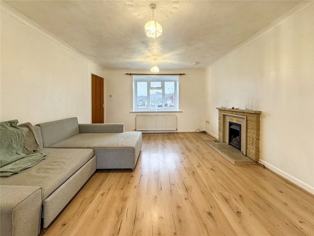 Property photo 2 of 12 Picture No. 04