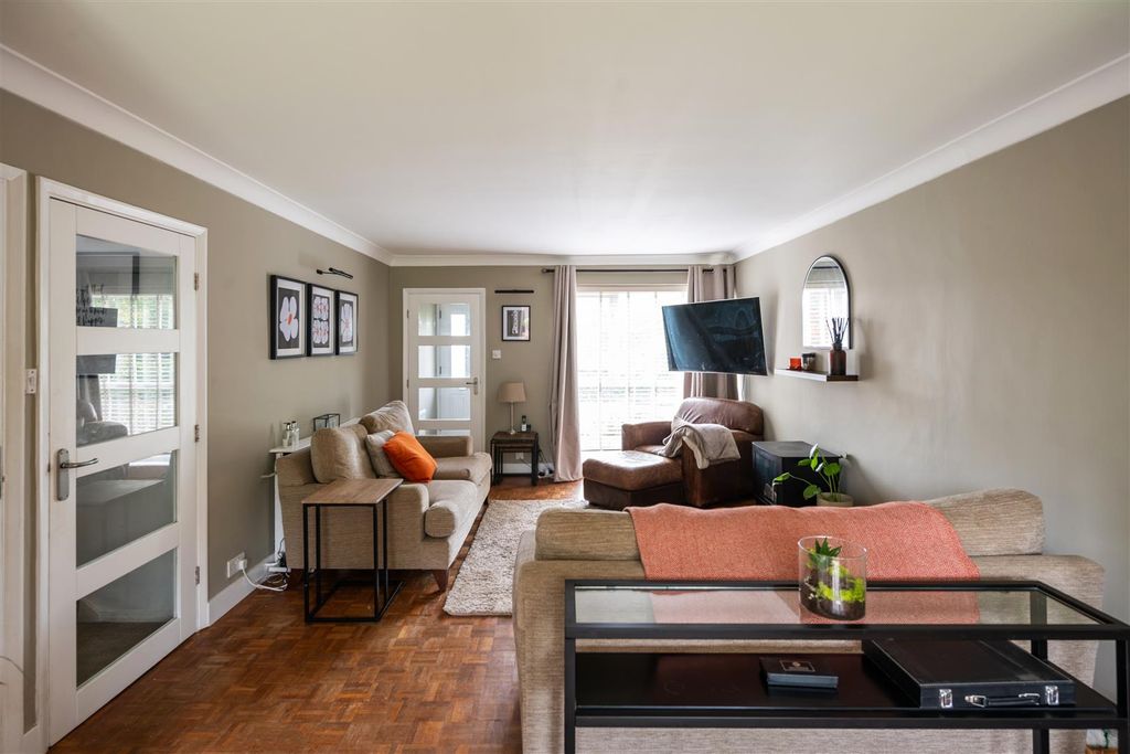 Property photo 3 of 20 1 Castle Close Internals-5.Jpg