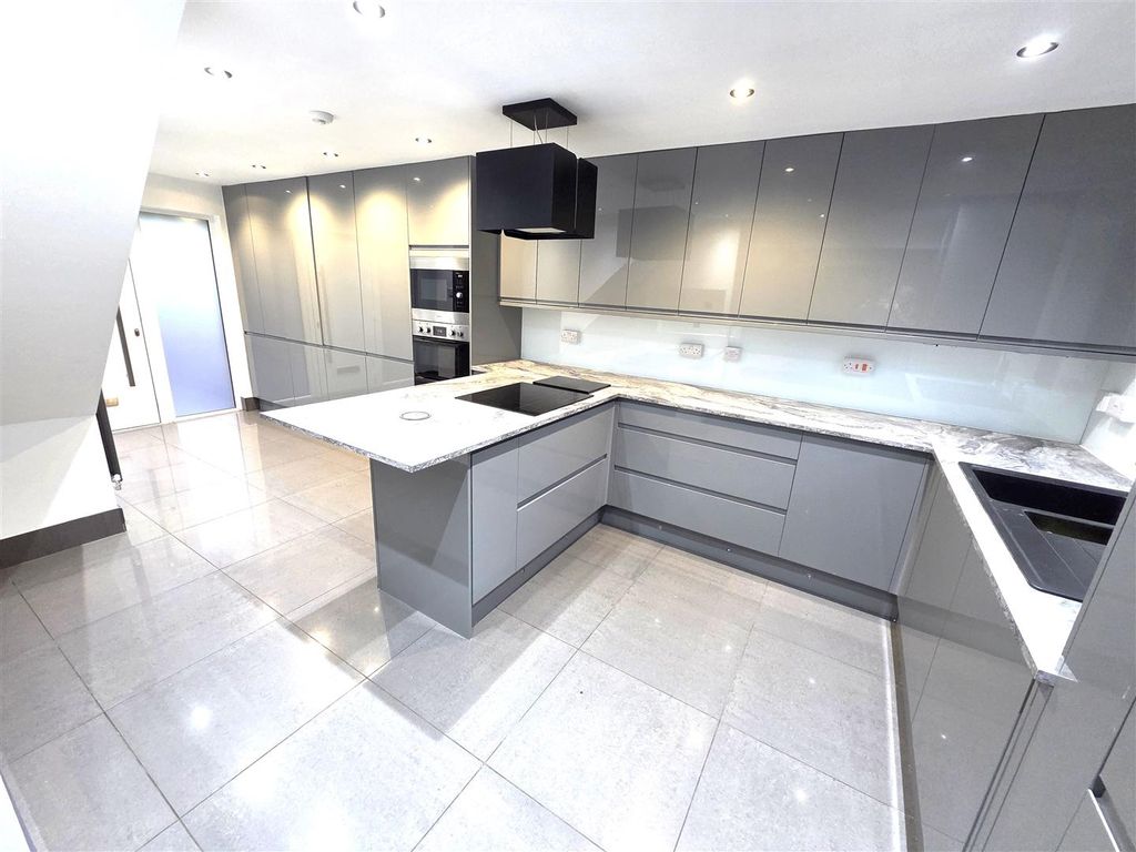 Property photo 2 of 11 20251223_091814.Jpg