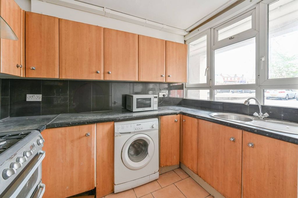 Property photo 1 of 11