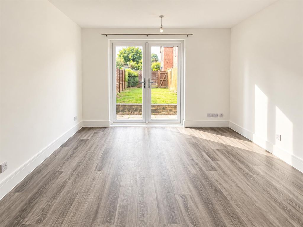 Property photo 3 of 11 A18c0E9d-798B-4d66-A243-A94321Fa5Ef5.Png