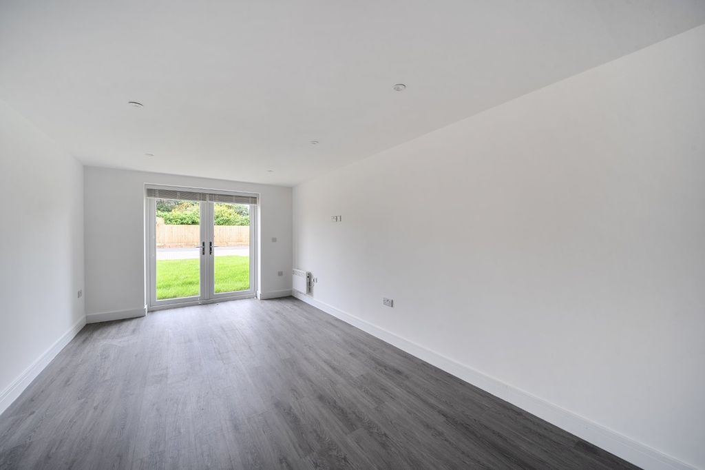 Property photo 3 of 11 Picture No. 10