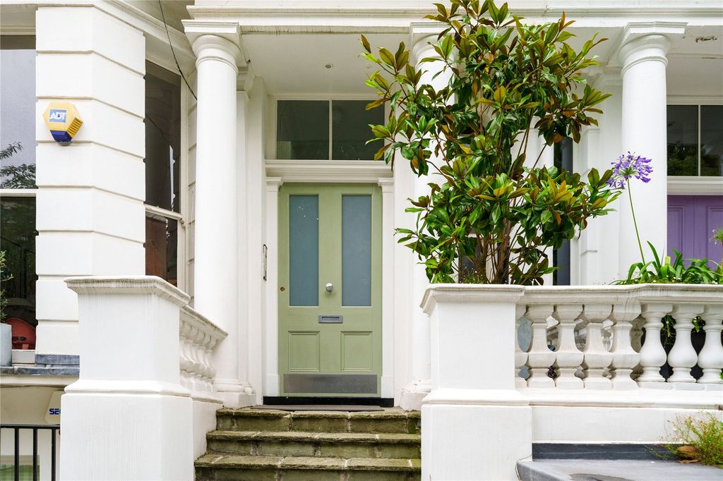 Property photo 3 of 14 Exterior