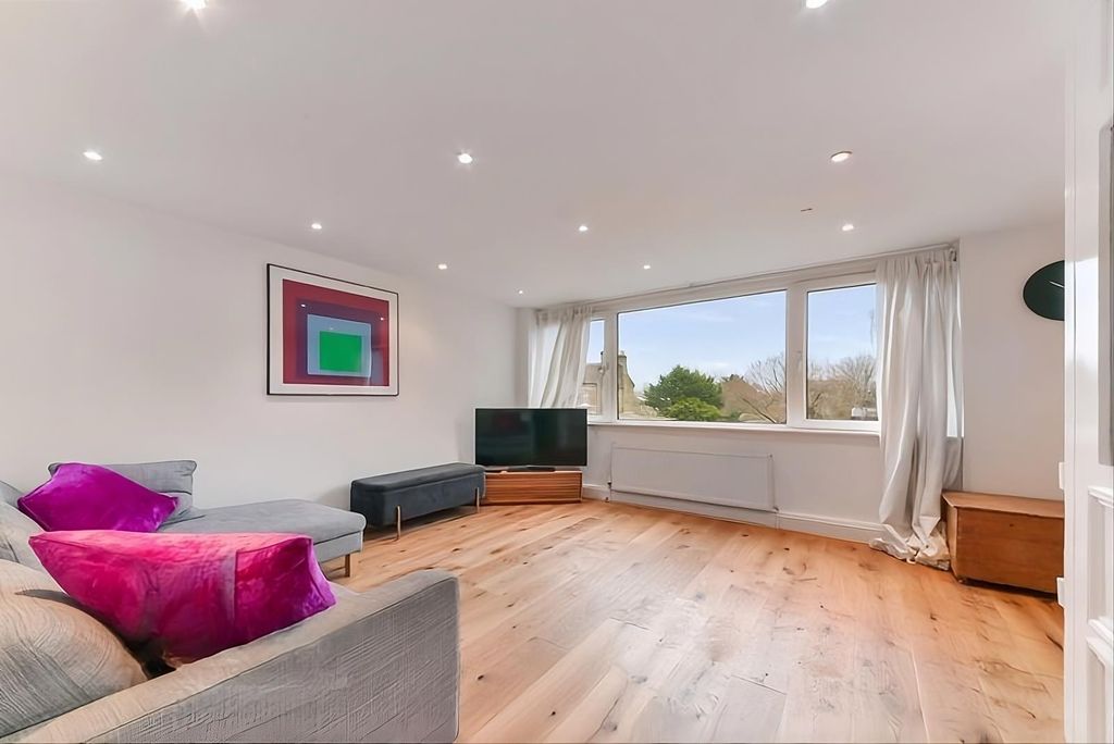 Property photo 3 of 14 Upscalemedia-Transformed (1).Jpeg