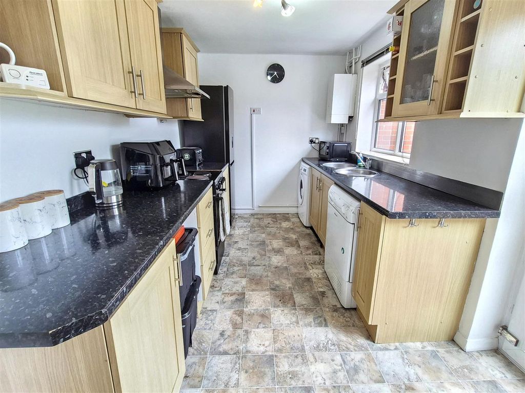 Property photo 2 of 27 Kitchen