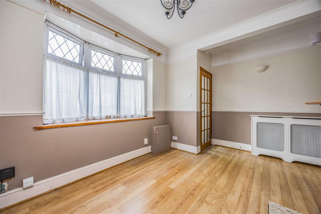 Property photo 2 of 19 108 Knox Road, Portsmouth-Small-Porticomarketing-S