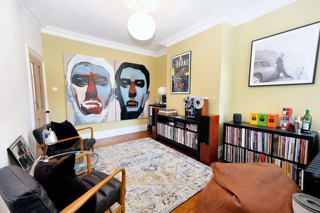 Property photo 3 of 25