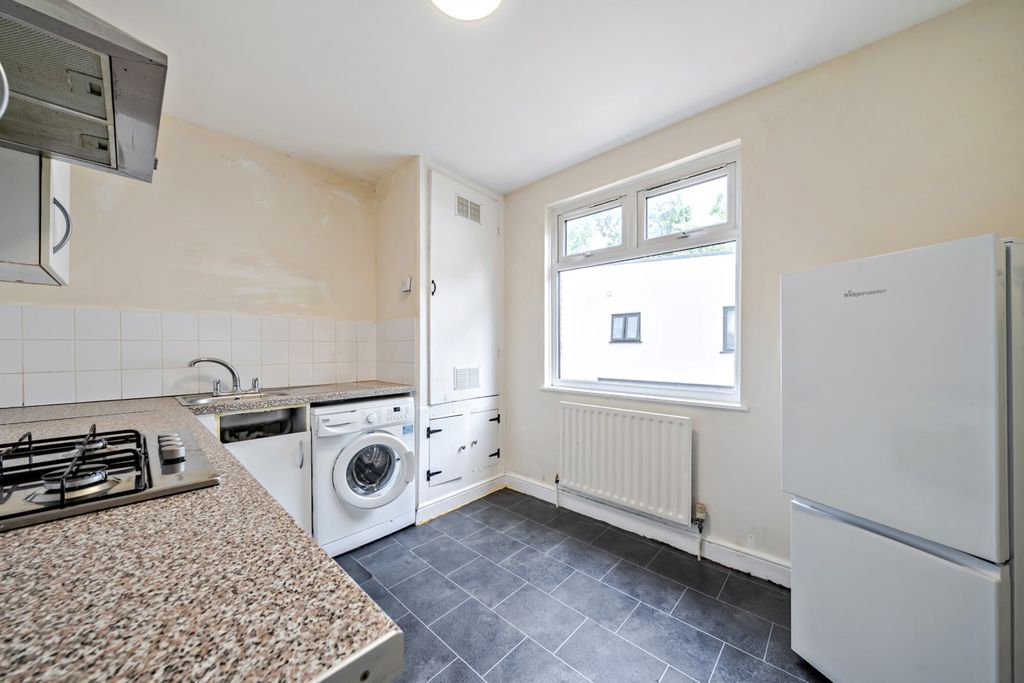 Property photo 3 of 14 Kitchen