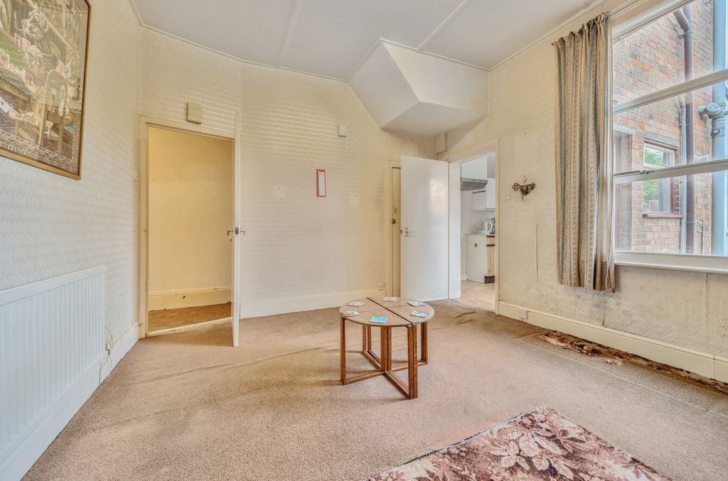 Property photo 3 of 16 1310959-10-68525B...