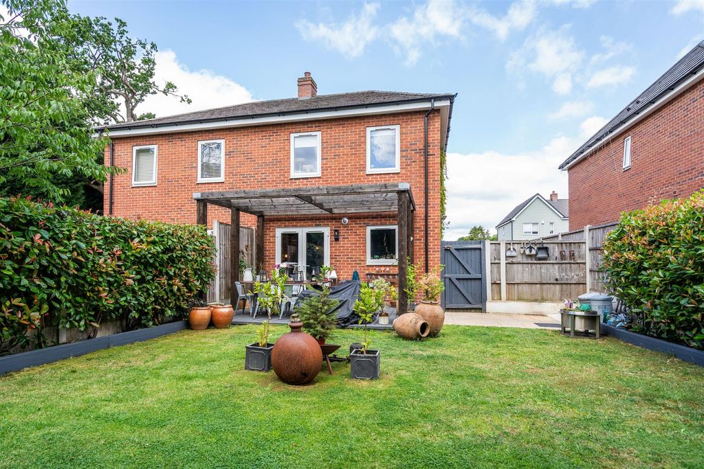 Property photo 1 of 13 6 Webb Grove_3.Jpg