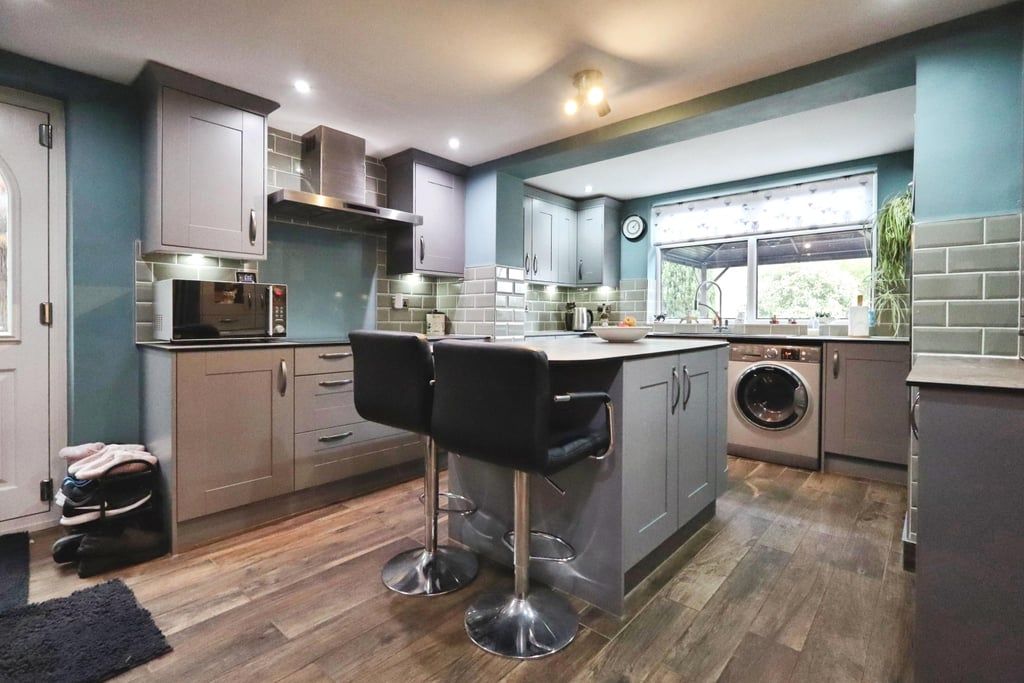 Property photo 3 of 23