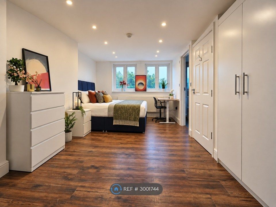 Property photo 2 of 8 Room 3 (En-Suite