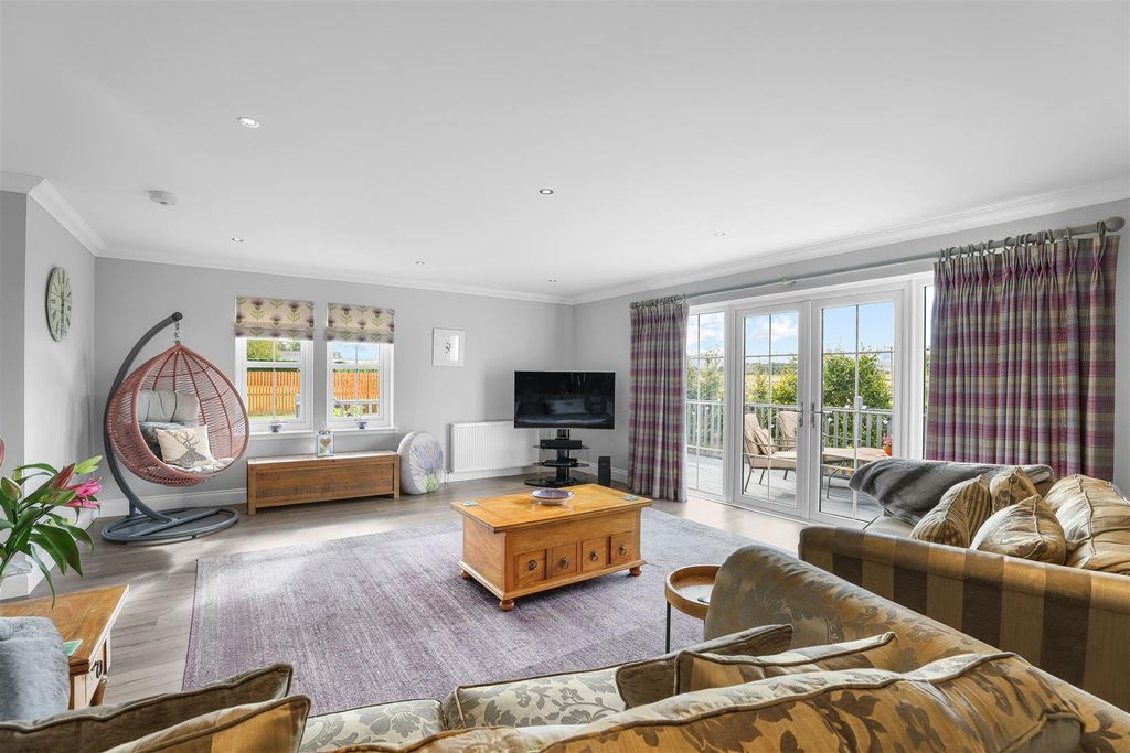 Property photo 3 of 33 4F8A9407.Jpg