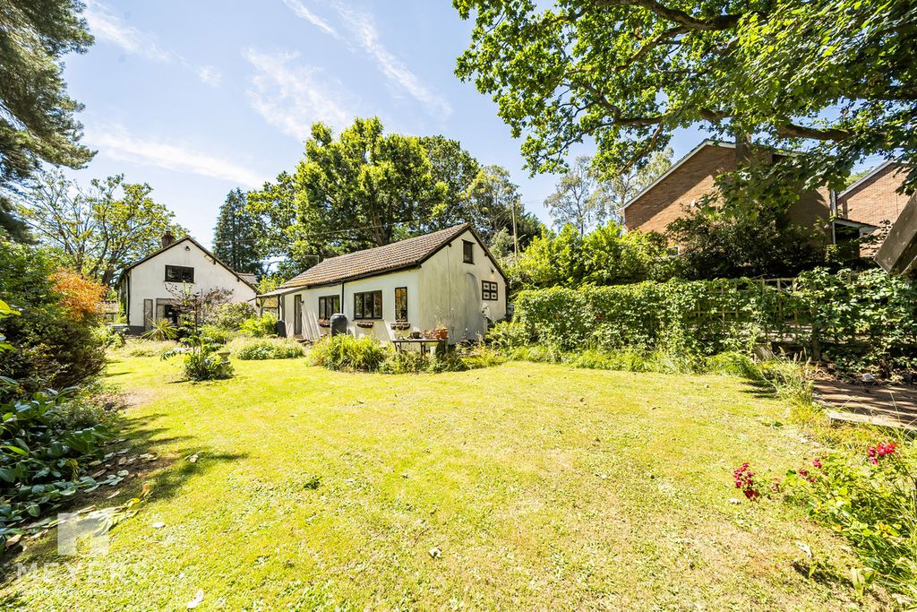 Property photo 1 of 28