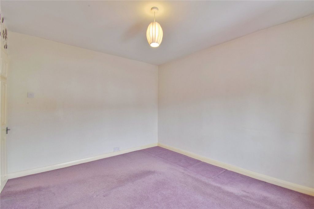 Property photo 3 of 8 Picture No. 06